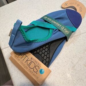FitKicks FitKids Minimalist Shoes | Size M | Sensory-Friendly Adventure Gear